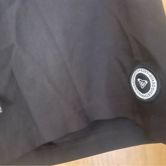 Ladies Roxy board/surf shorts - Picture 5 of 5
